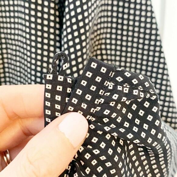 Joie Women’s 100% Silk Black White Window Pane Blouse V-Neck Pullover Size Small - Picture 6 of 8